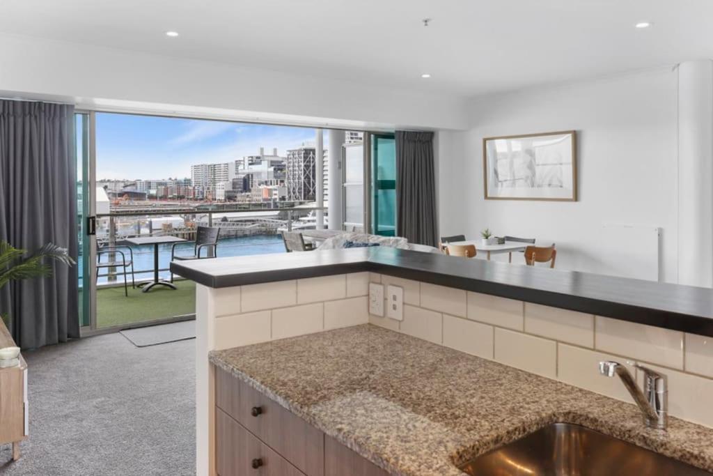 Newly Refurbished Waterfront Apartment! 3320 오클랜드 외부 사진