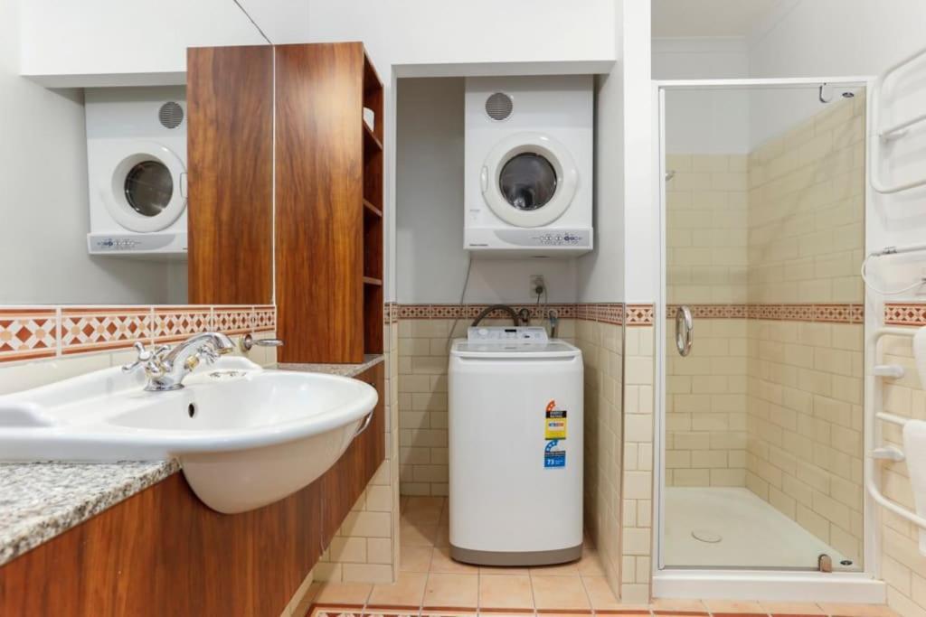 Newly Refurbished Waterfront Apartment! 3320 오클랜드 외부 사진